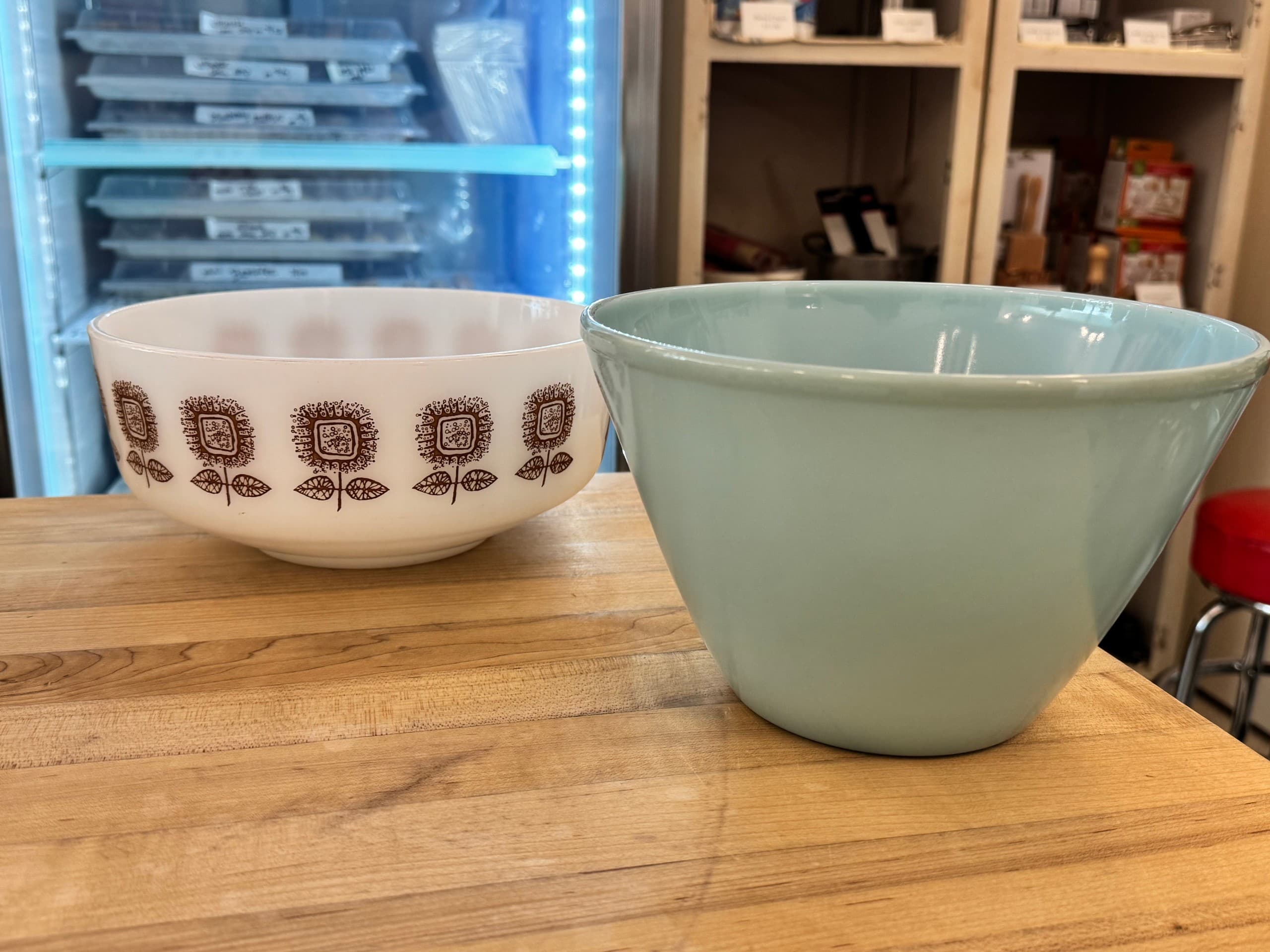 Bettie's Chicago Spring Cleaning Open House: Vintage Dishes, Camera Gear & Bake Sale photo 3