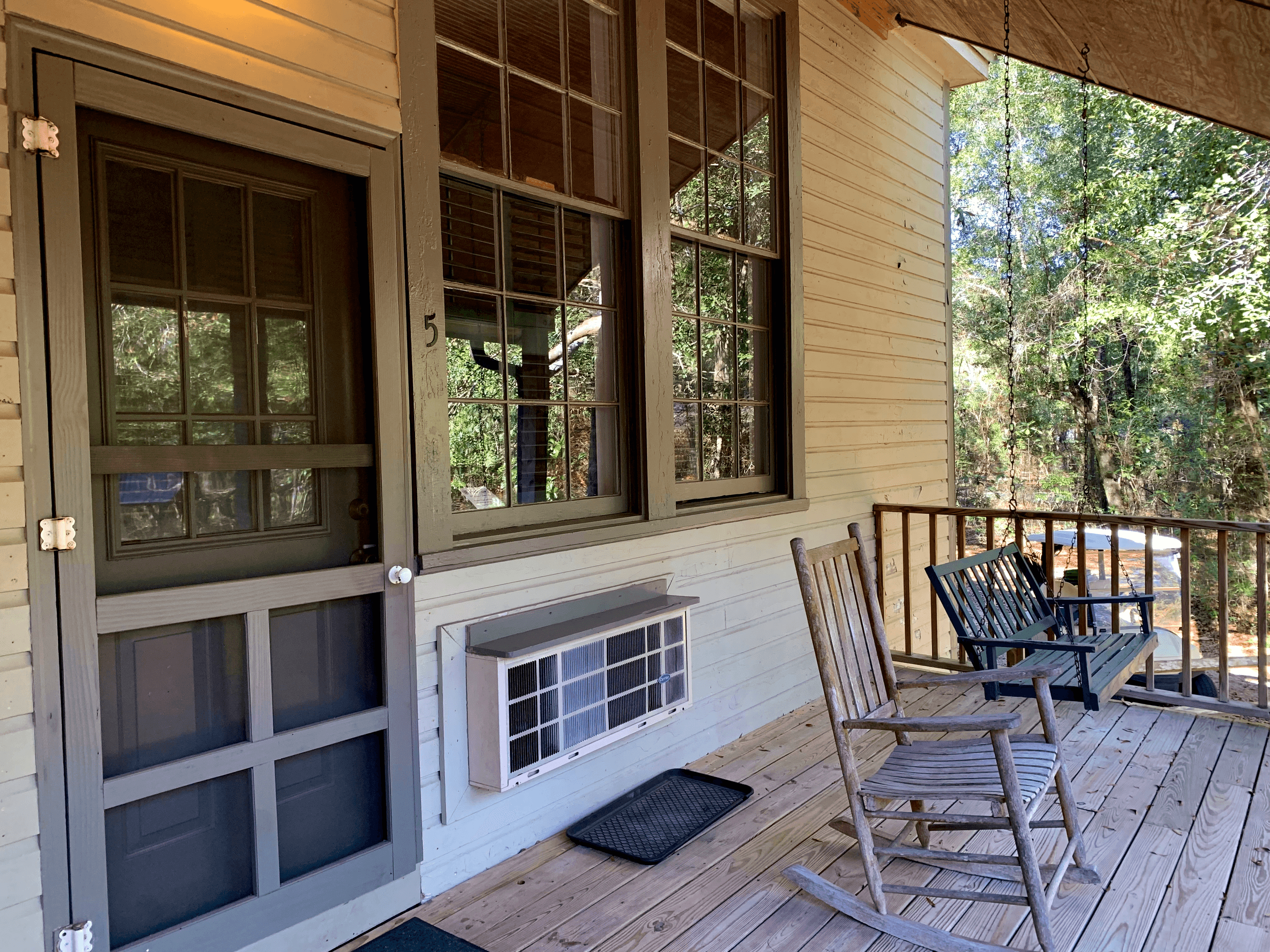 Cozy Stay at Schoolhouse Inn Room 5 in Milton, Florida