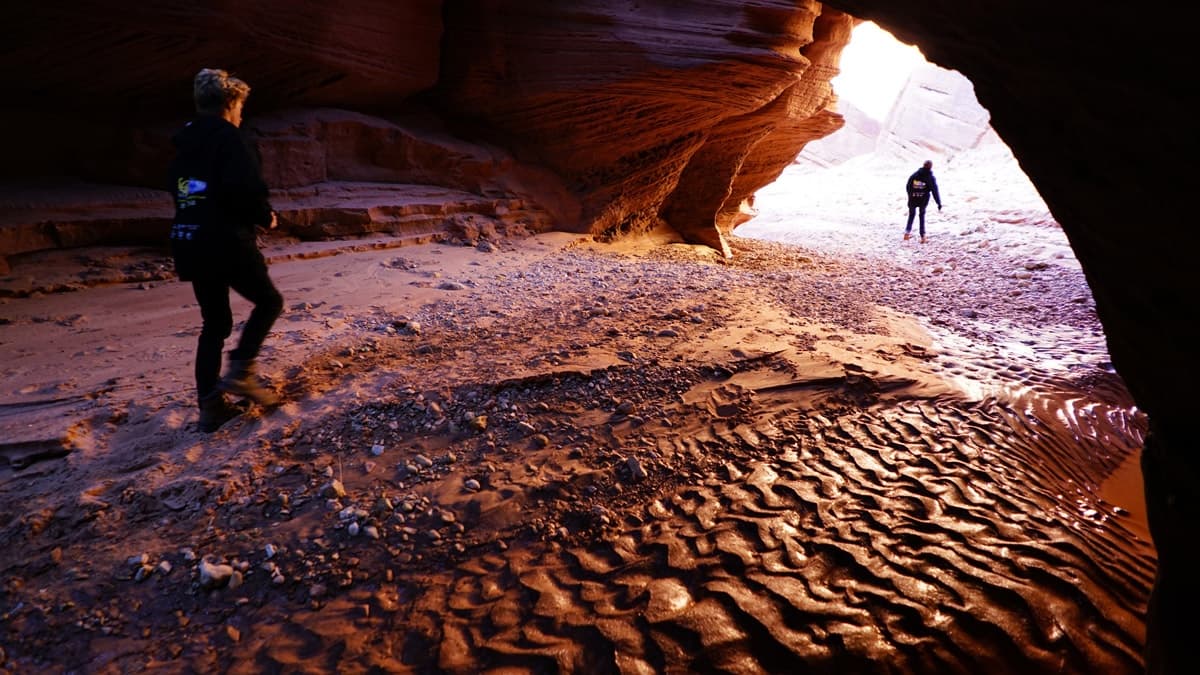Buckskin Gulch Slot Canyon Hike with Grand Circle Tours