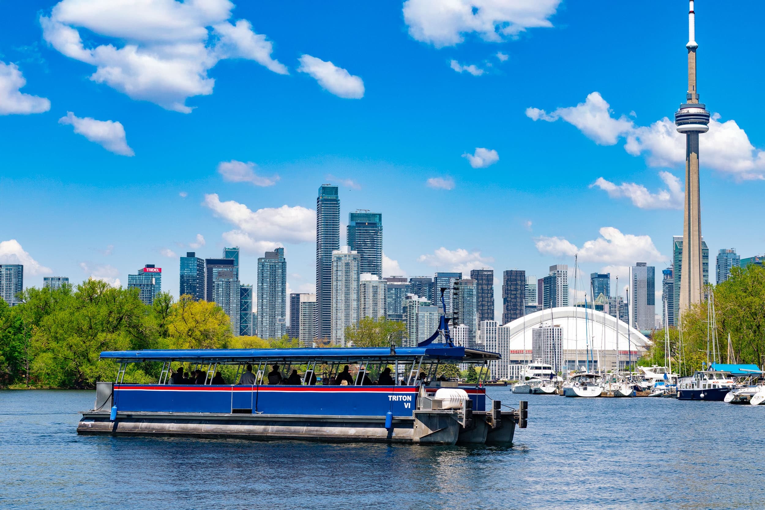 Toronto Harbour Tours: Waterfront Sightseeing in Toronto