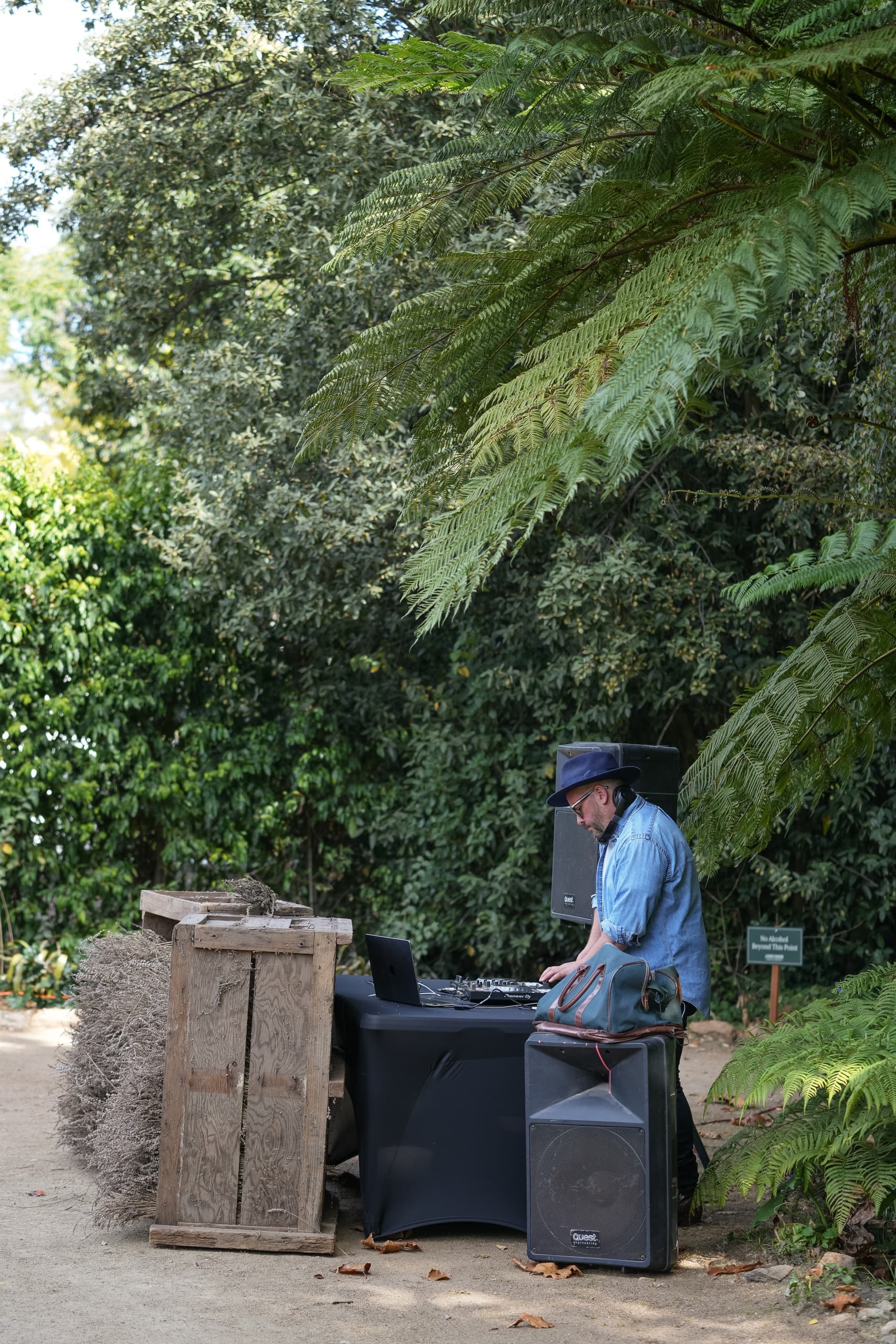 Mid-Summer Sounds at Ashcombe Maze: Pizza, Wine & Live Music in Shoreham photo 4