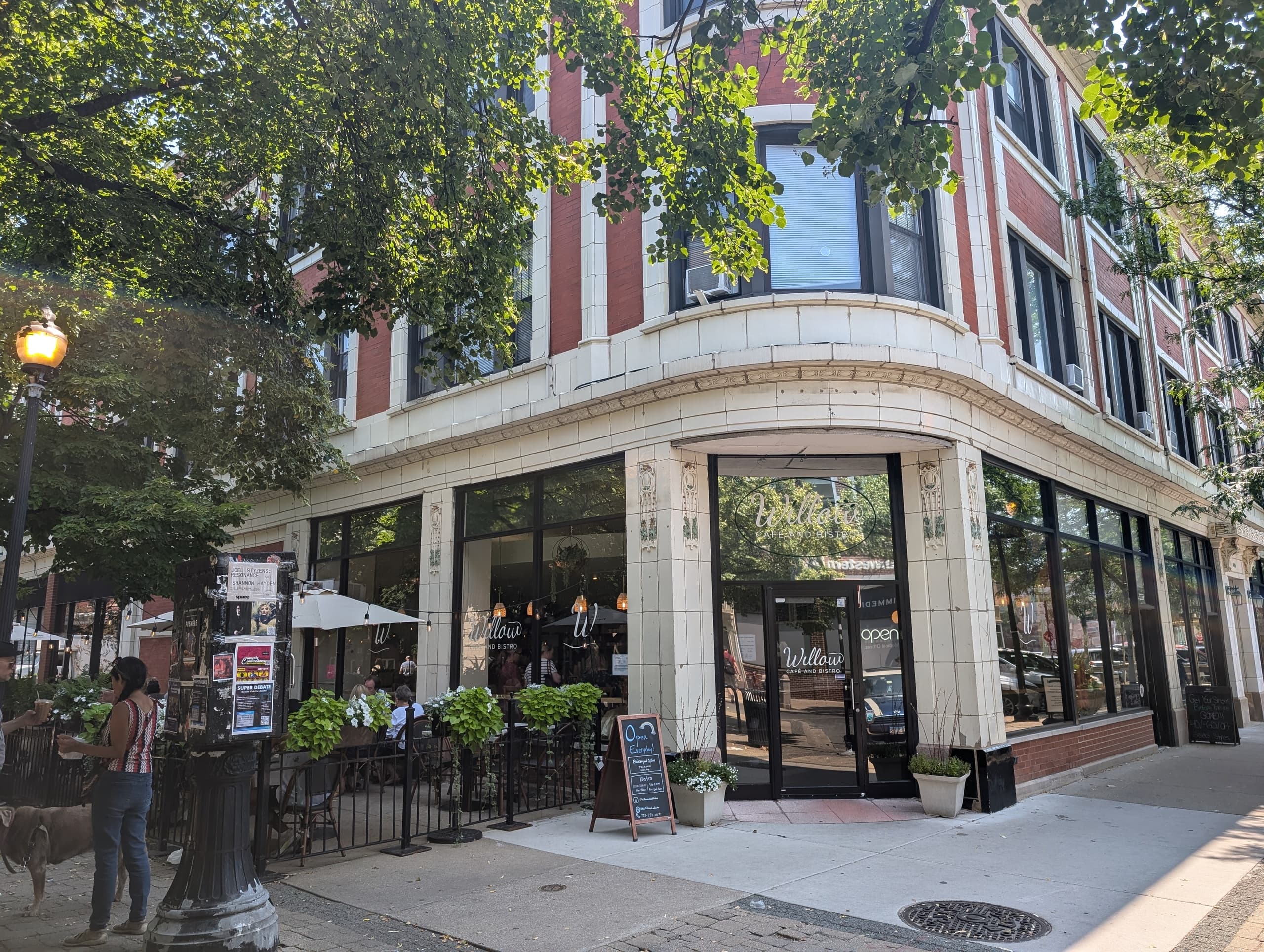 Lincoln Square Food Tour: East Meets West in Chicago