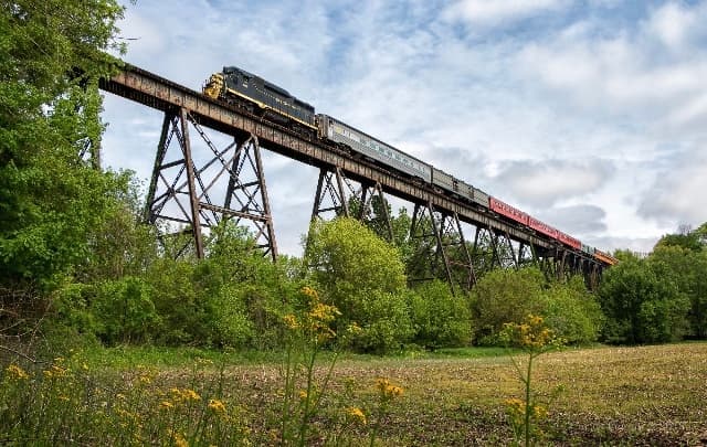 South Charleston Rocket: 10-Hour Scenic Rail Excursion Across Ohio's Quincy Bridge photo 1