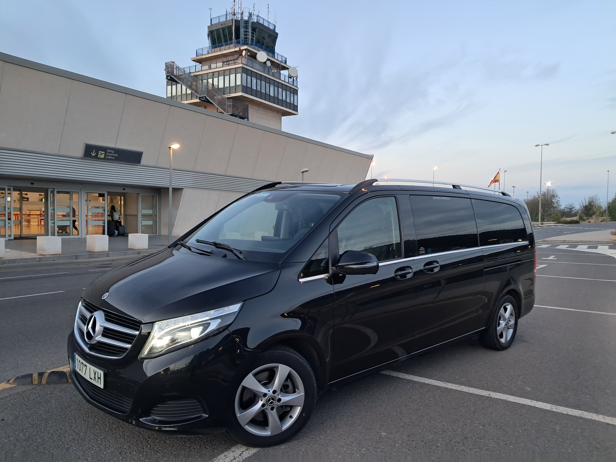 Almeria to Granada Airport Transfer — Reliable Private Rides with Autos Casado Andalucía