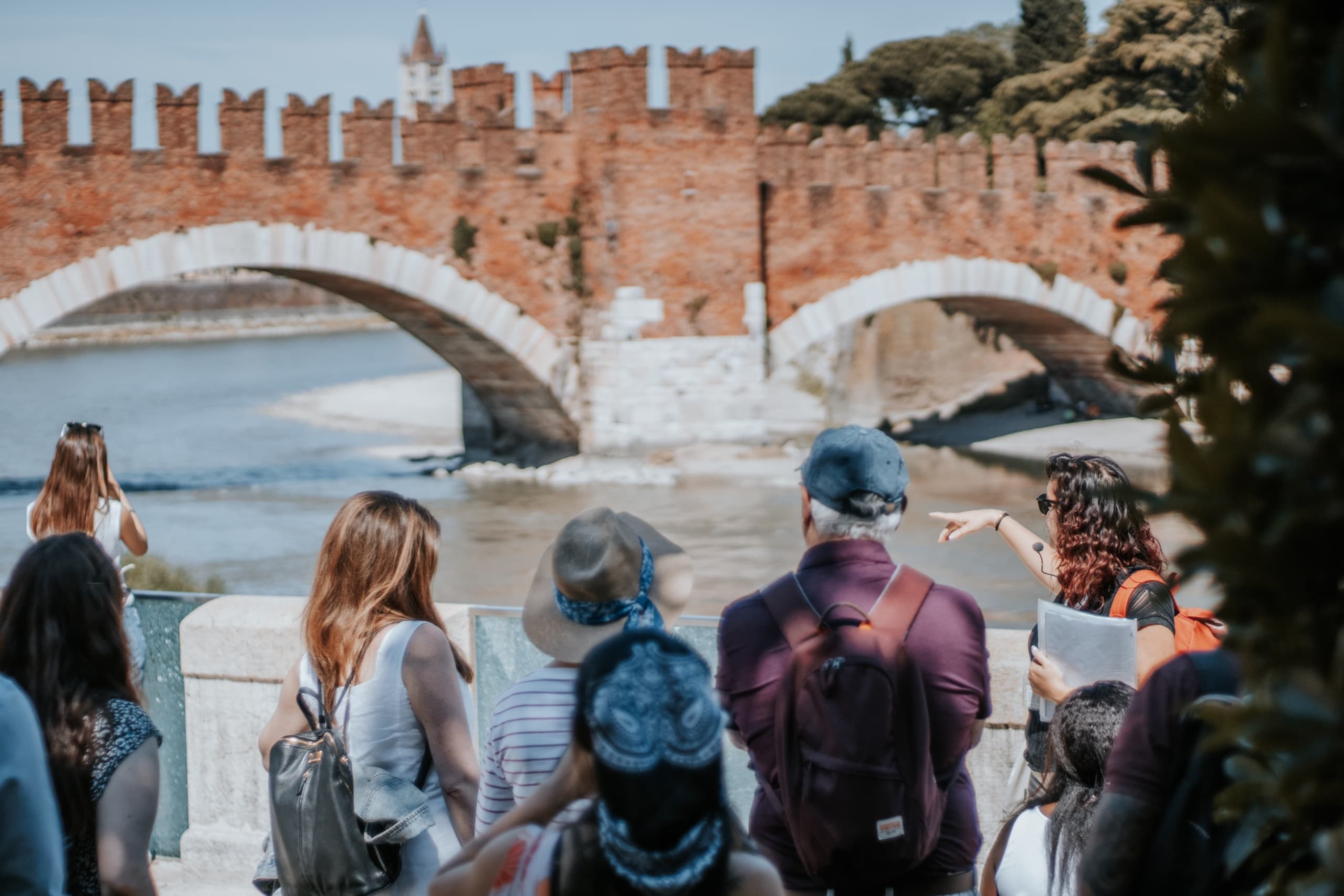 Verona in Two Hours: Free Italian Walking Tour of Juliet, the Arena, and the Adige