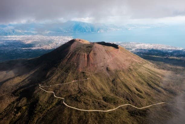 Vesuvio Crater: Guided Rim Walk, Vintage Minibus & Local Tastings photo 1