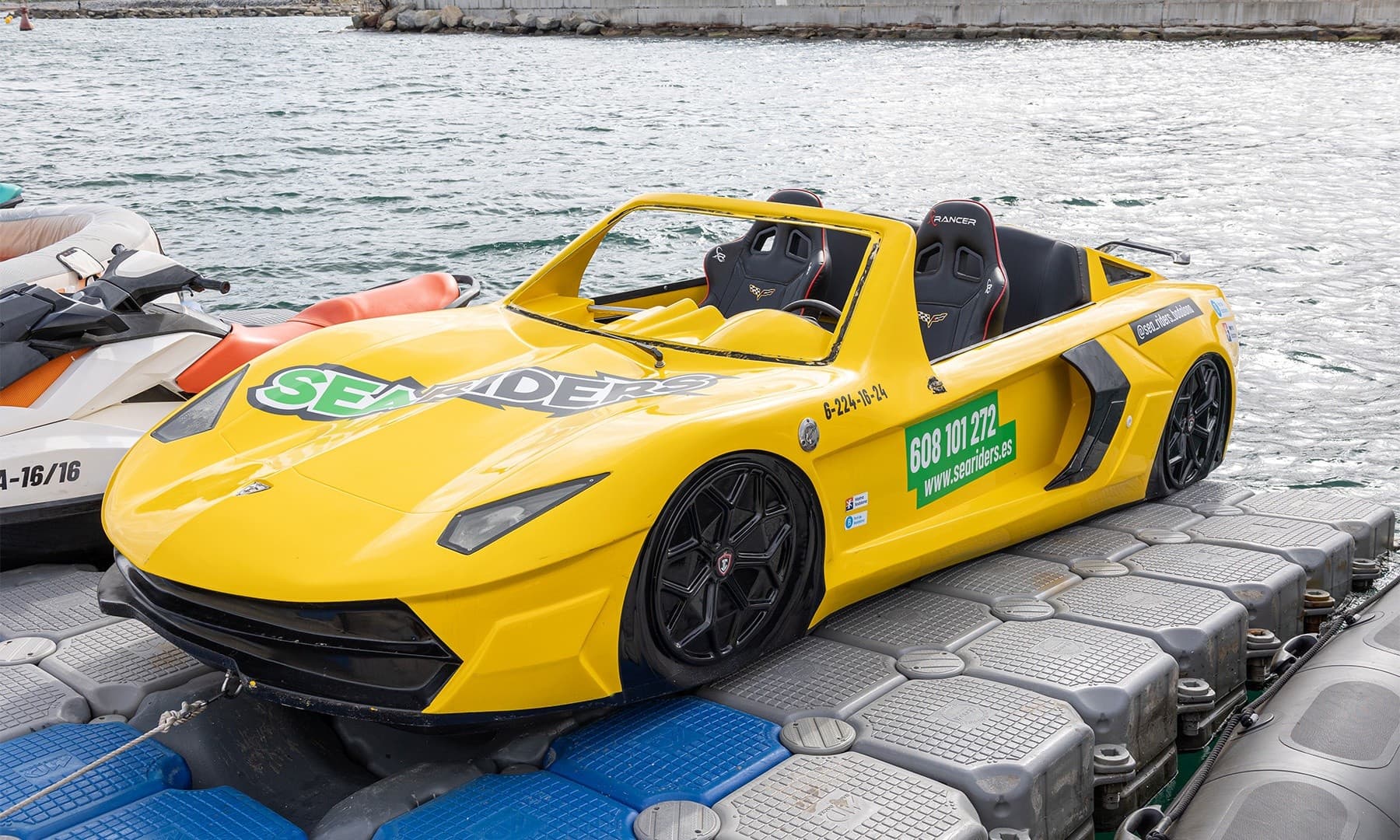 JetCar: High-Speed Jetcar Rides on the Mediterranean in Badalona photo 3