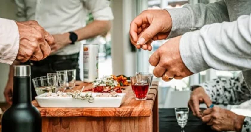 Land Adventures at Firescreek Winery: Foraging & Mixology