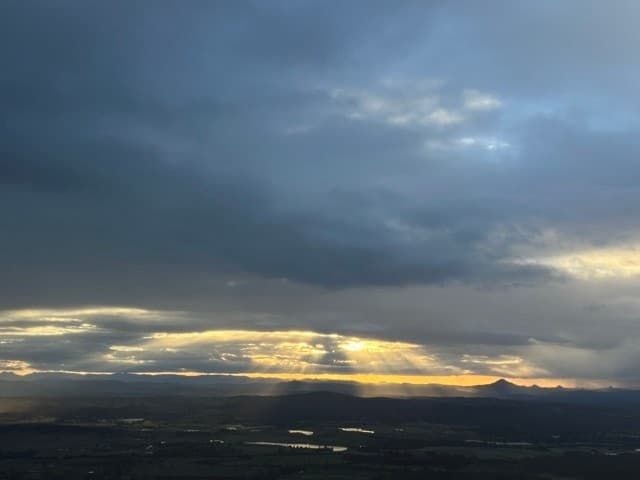 Tamborine Mountain Sunset Escape: Private Gallery Walk, Curtis Falls & Scenic Rim Aperitif photo 1