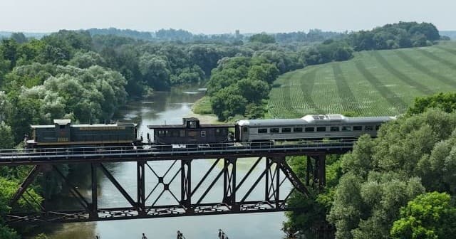 Barrel & Rail Dinner Train: Spirit-Infused Rail Dining in Waterloo