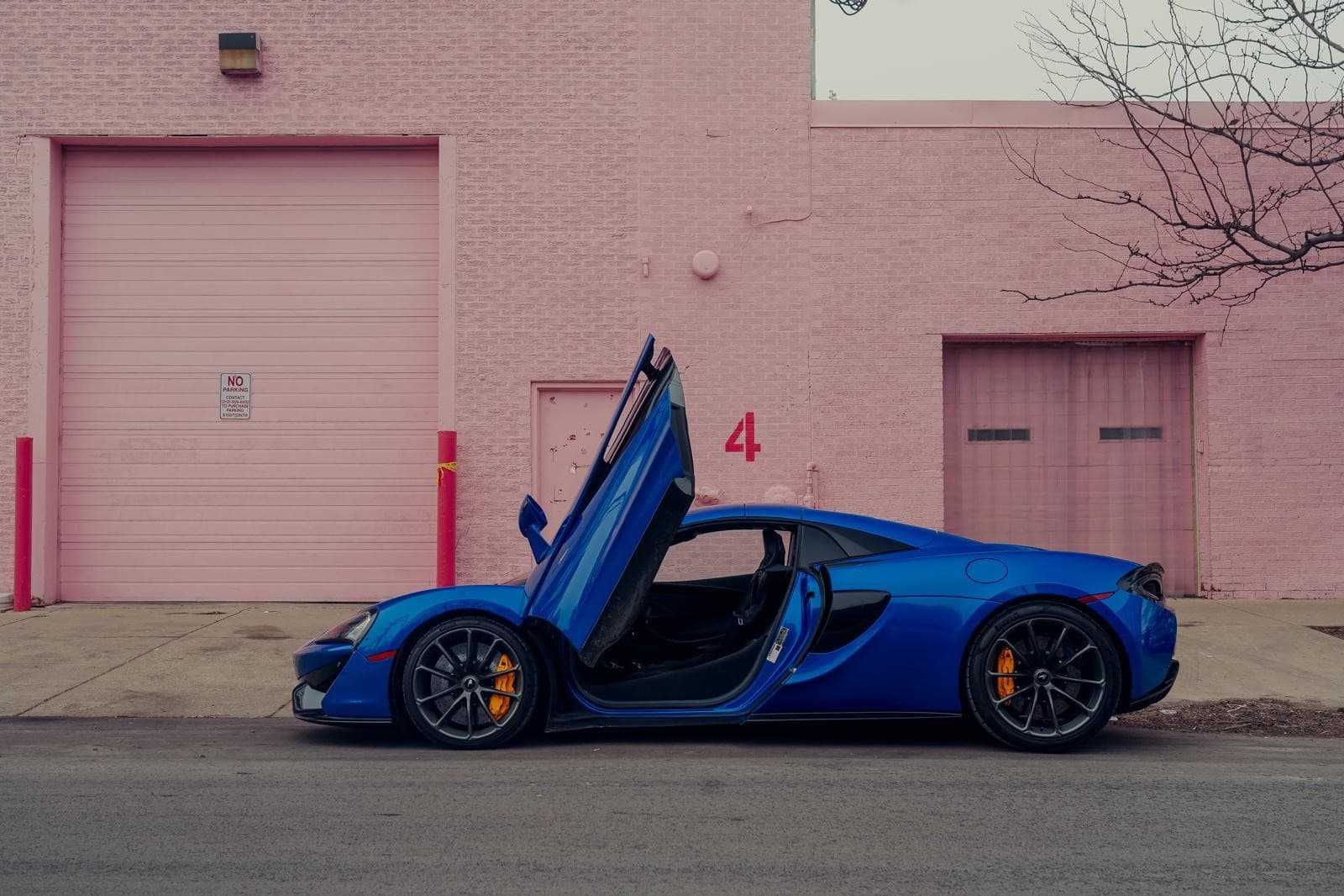Open-Air Supercar in Chicago: McLaren 570S Spider Rental