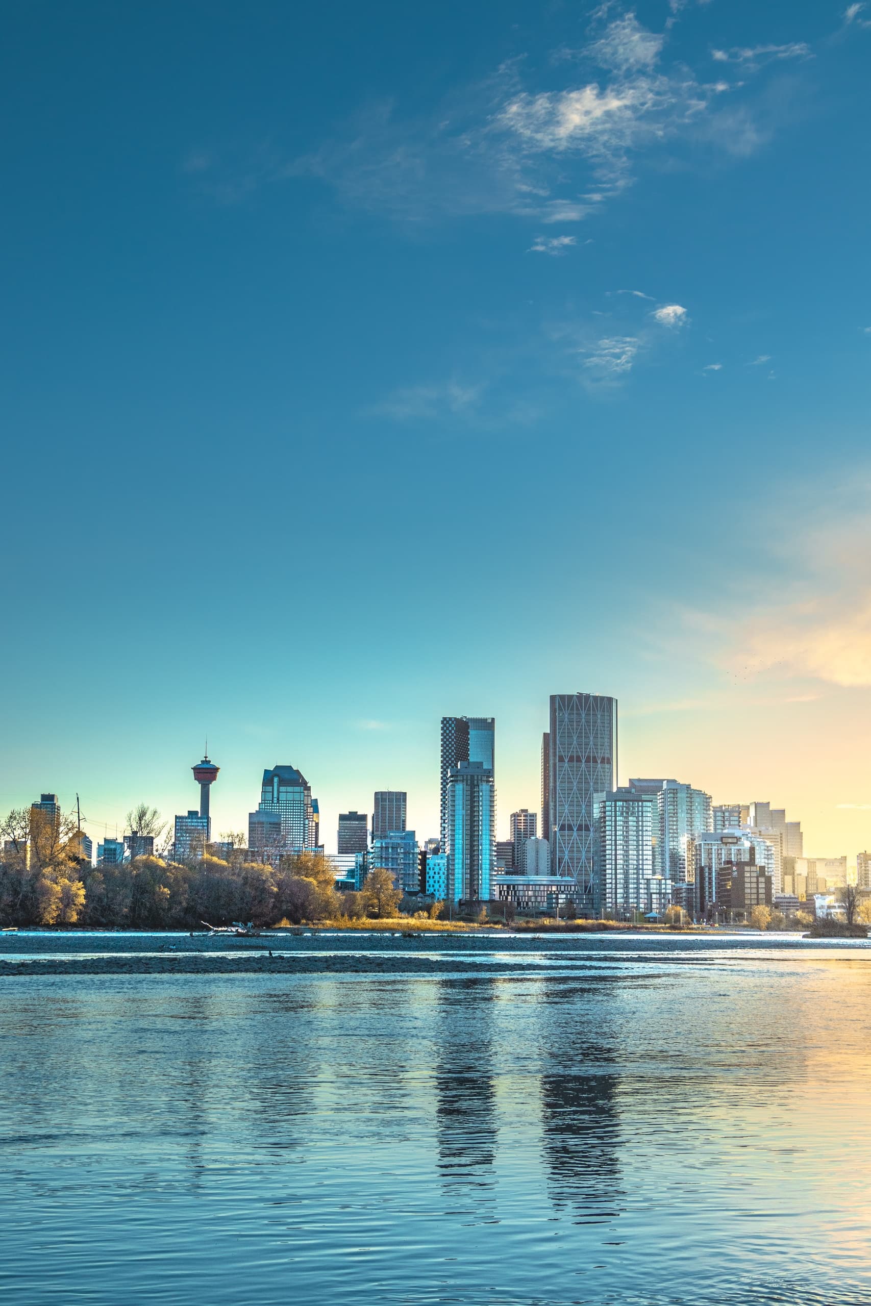 Seamless Transfers with Explore Banff Tours from Canmore to Calgary