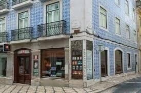 Cultural Walking Tour: Chiado & Bairro Alto with Diva Tuk Tours