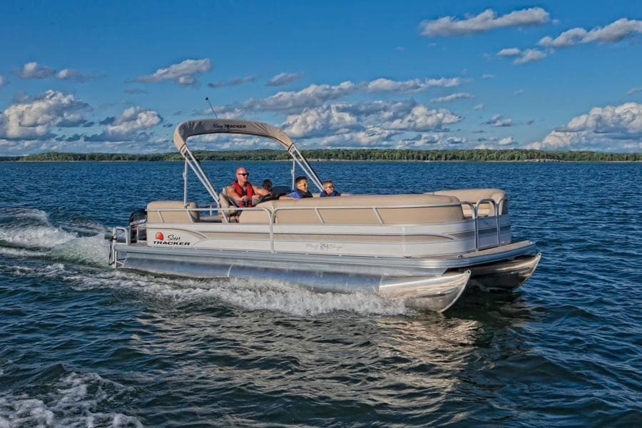 Pontoon Boat Rentals for Scenic Cruises in Crystal River