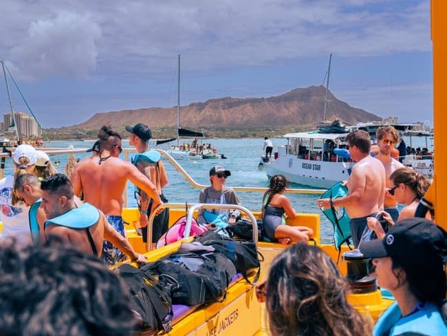 Ke Kai Waikiki Snorkel: Swim with Turtles at Turtle Canyon (90 Minutes) photo 3