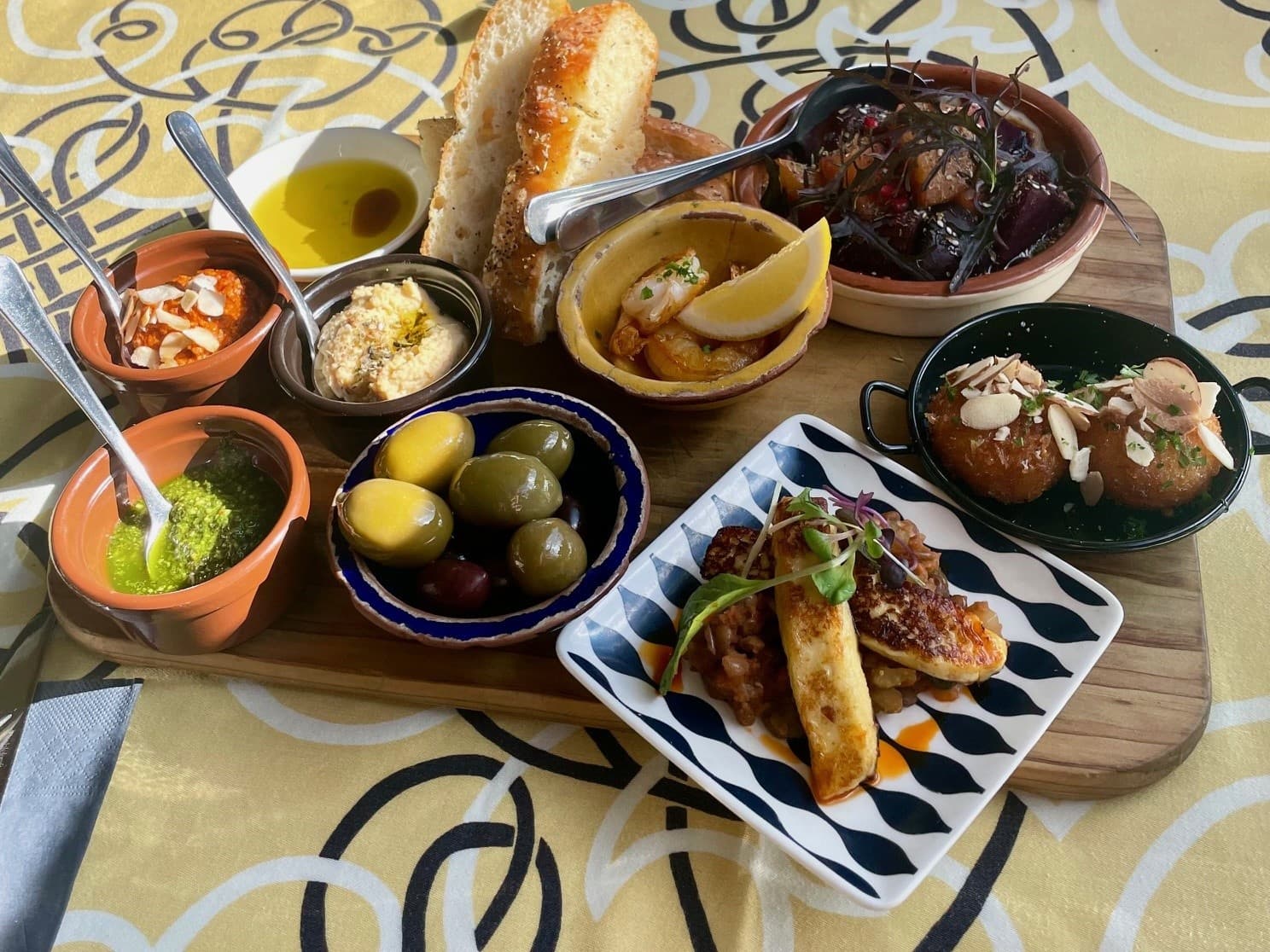 Food & Wine Adventure with Ananda Tours on Waiheke Island
