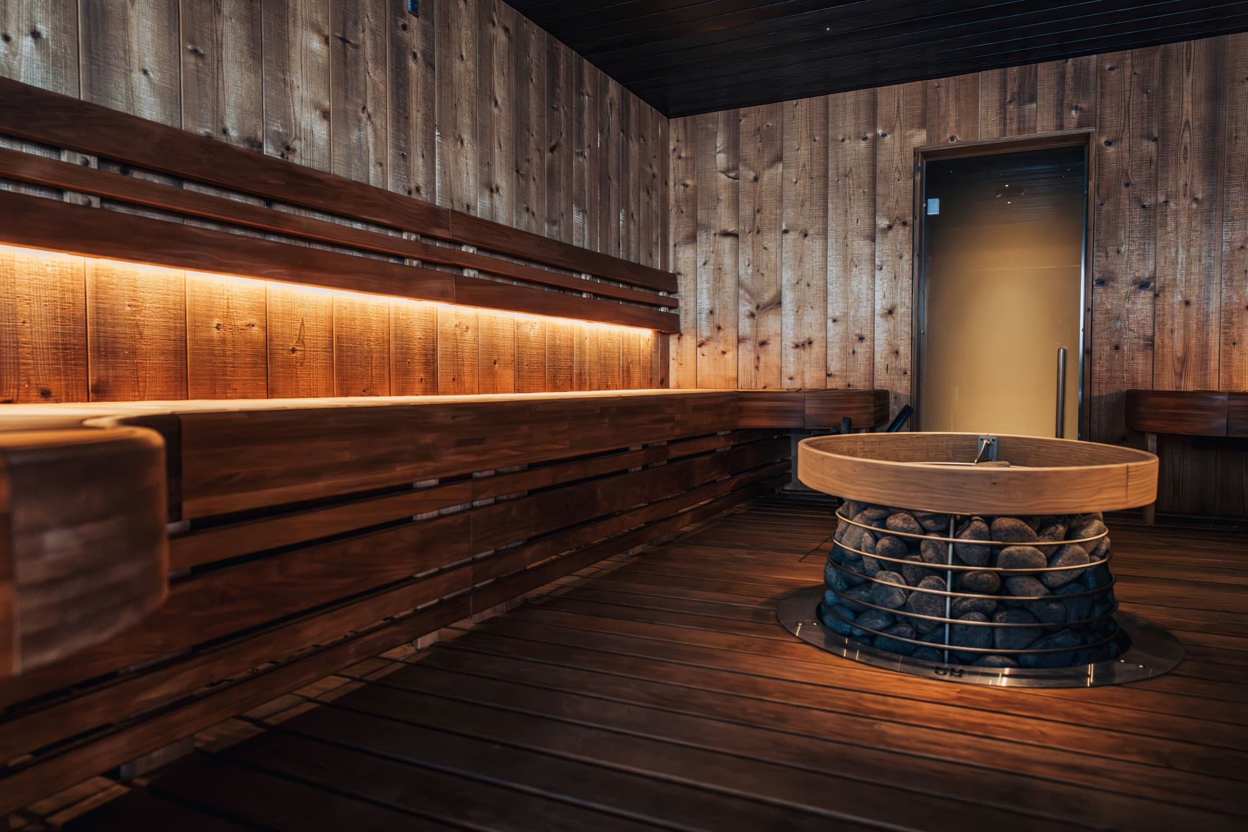 Kilpisjärvi Lakeside Sauna & Hot Tub — 8-Hour Authentic Finnish Sauna and Ice Plunge