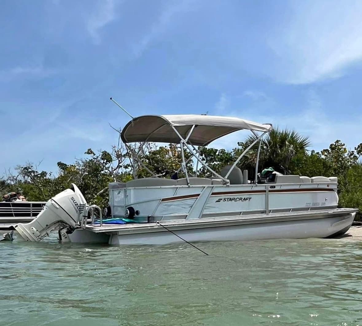 Family-Friendly Starcraft Tritoon Rentals on Cape Coral Waterways