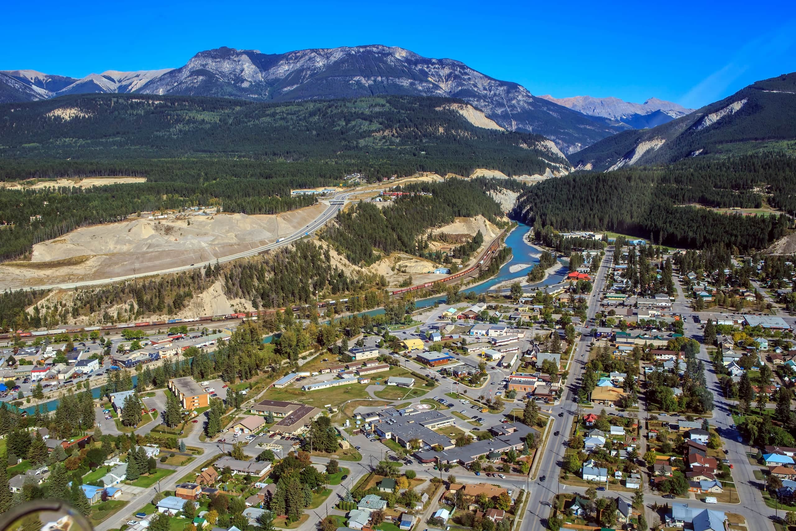 Private Transfers Between Calgary, Banff & Golden