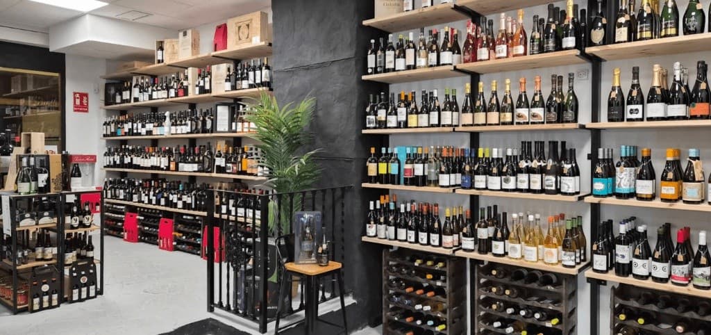 Half-day venue rental in Seville: flexible spaces at Vinópatas
