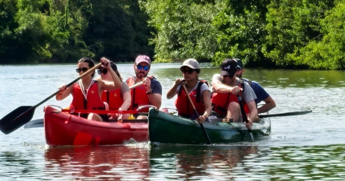 Water Activities with Thames Canoe Hire: Stand Up Paddleboarding Adventure