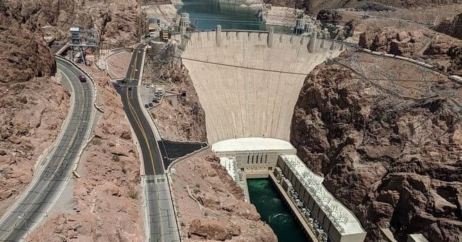 Insider's Guide to Hoover Dam: Guided Walks, Boulder City Drives & Arizona Viewpoints
