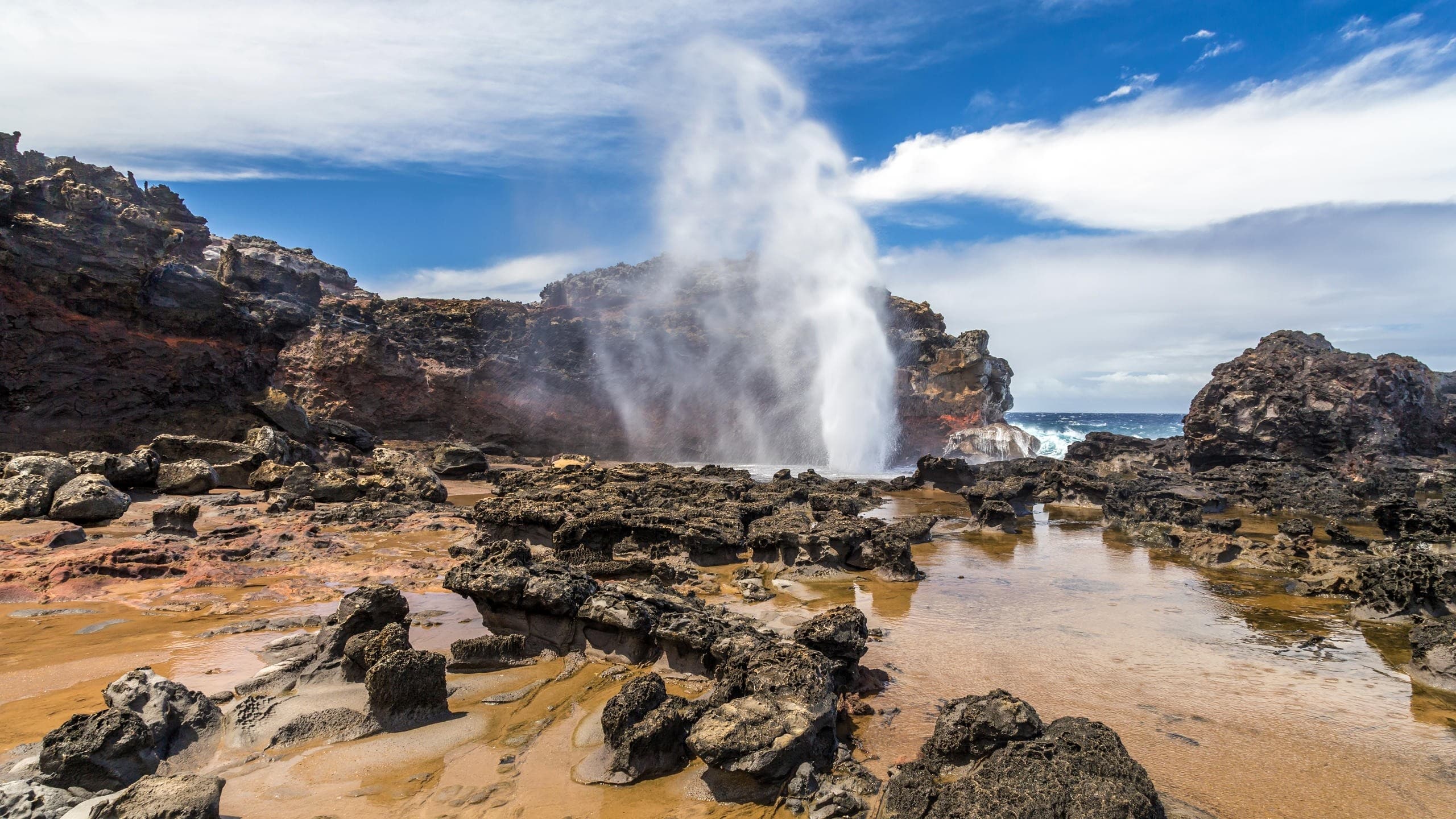 Explore West Maui Hiking: ʻIao Valley Adventure in Kahului