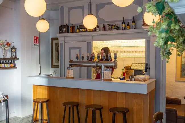 Taproom Beer Tasting at Stadsbrouwerij Middelburg — Five Local Brews on Segeersstraat