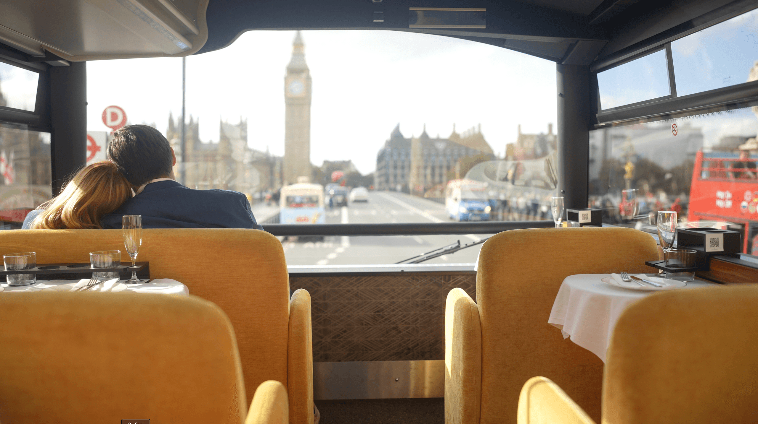London Live Music Tour: Prosecco & Performances Aboard a Luxury Sightseeing Bus photo 3