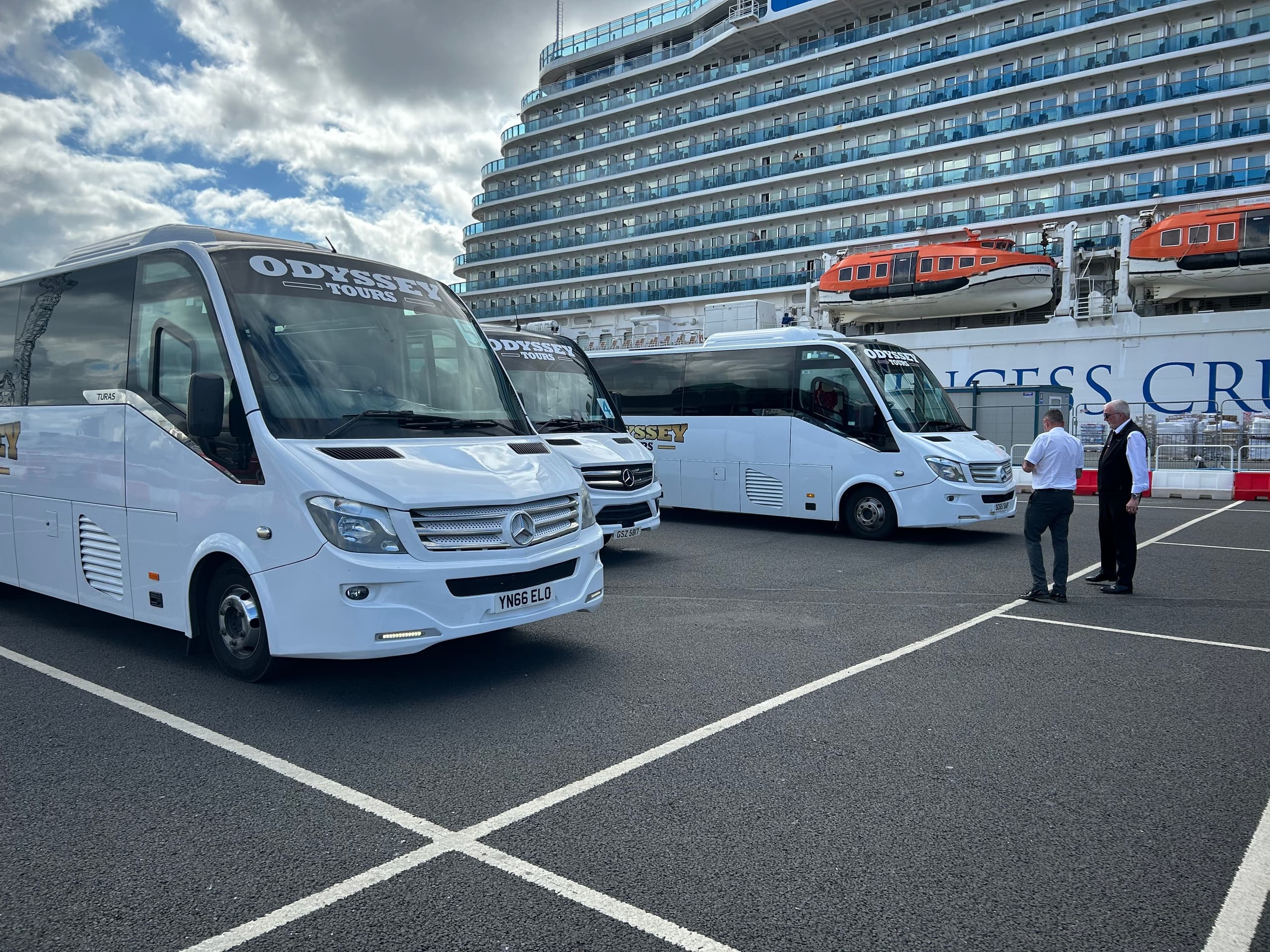 Giants Causeway Bus Tour by Odyssey Coaches
