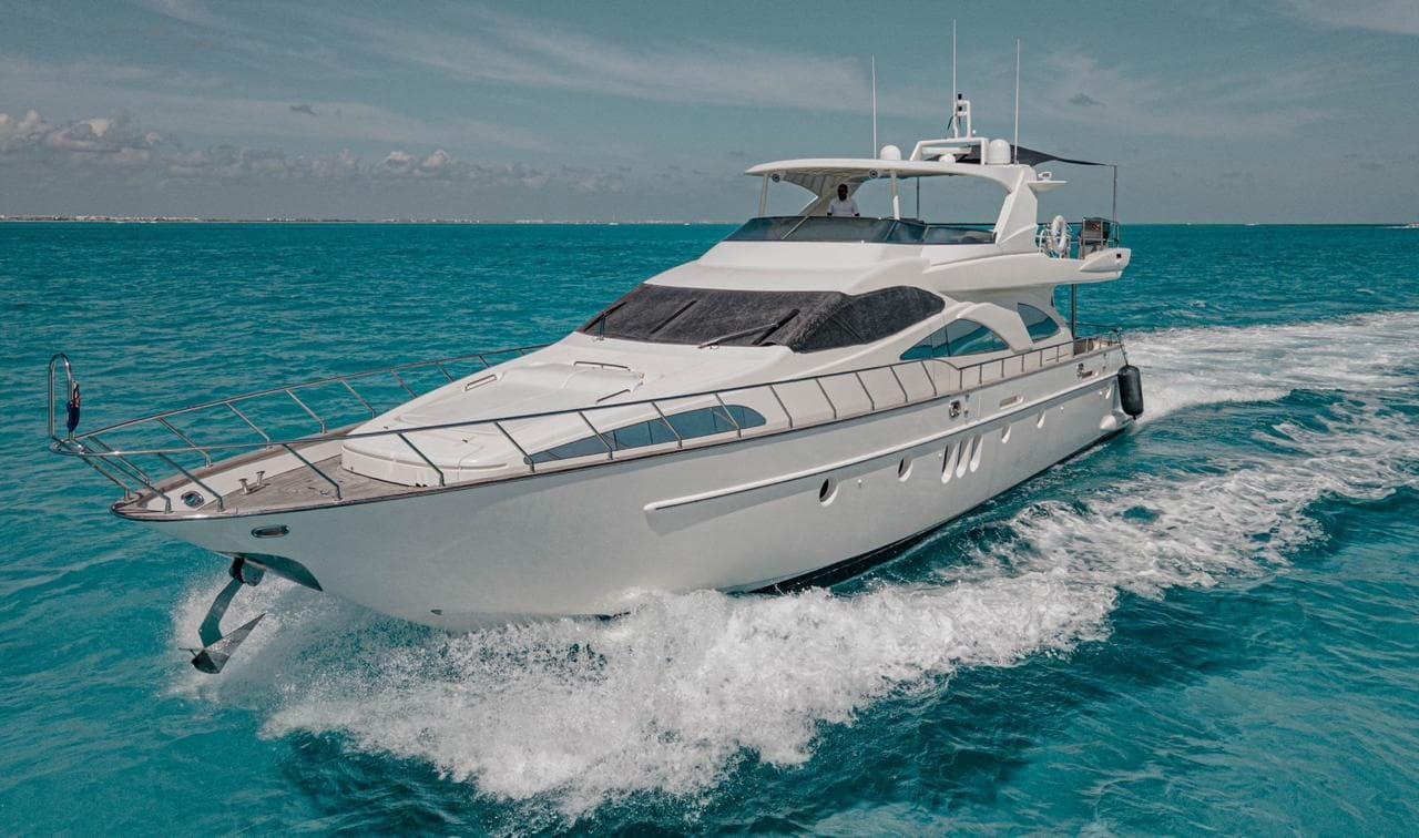 Luxury Yacht Charter in Cancun with Aleman Travel Agency