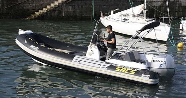 Water Sports Adventure with Bateau à Moteur in Setubal