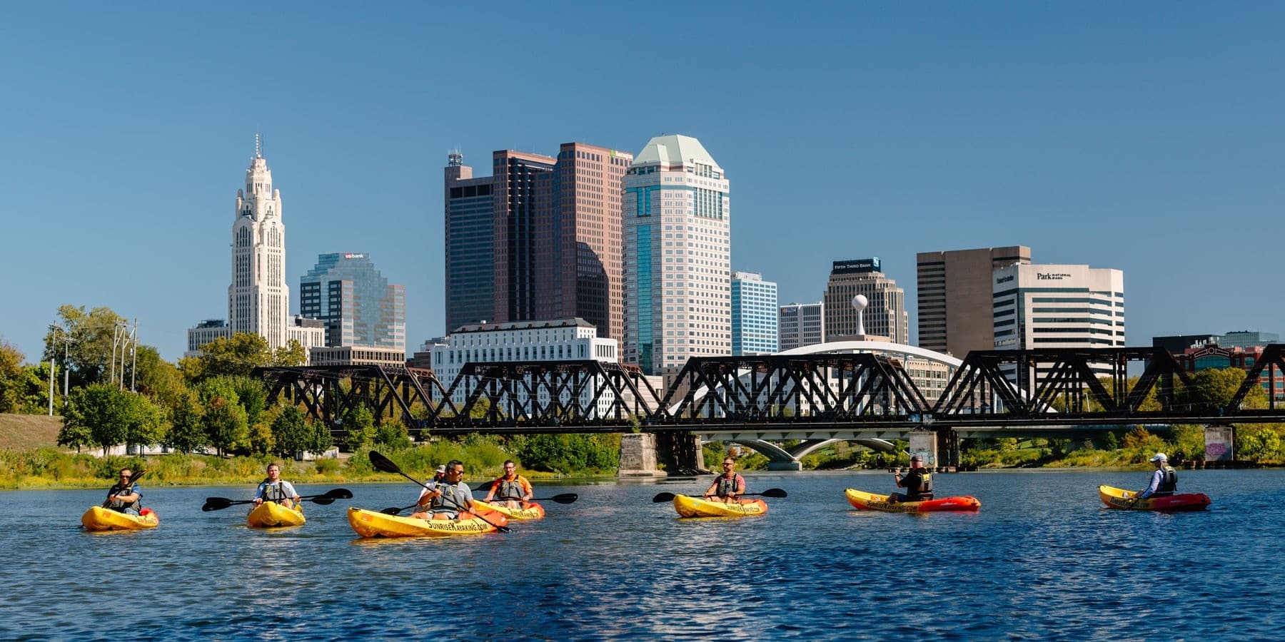 Paddle Columbus Skyline: 2-Hour Downtown Scioto Kayak Group Ride