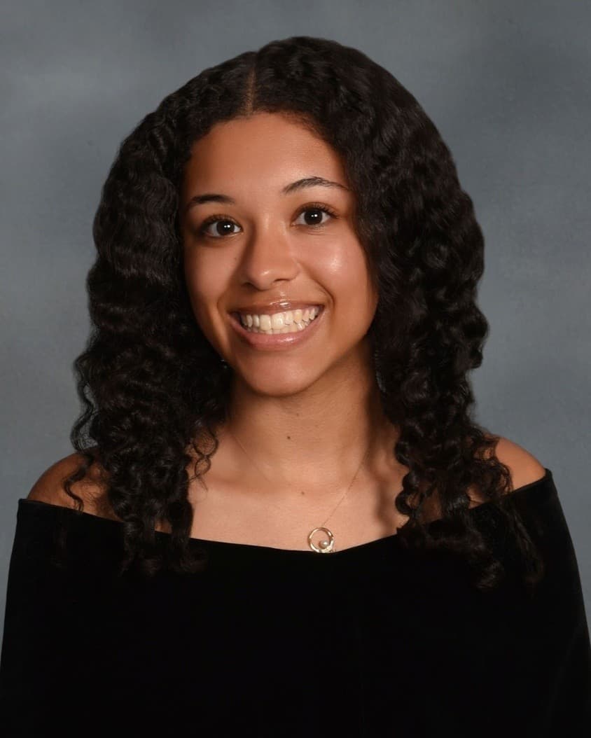 Quick Yearbook-Ready Senior Portraits in Quakertown