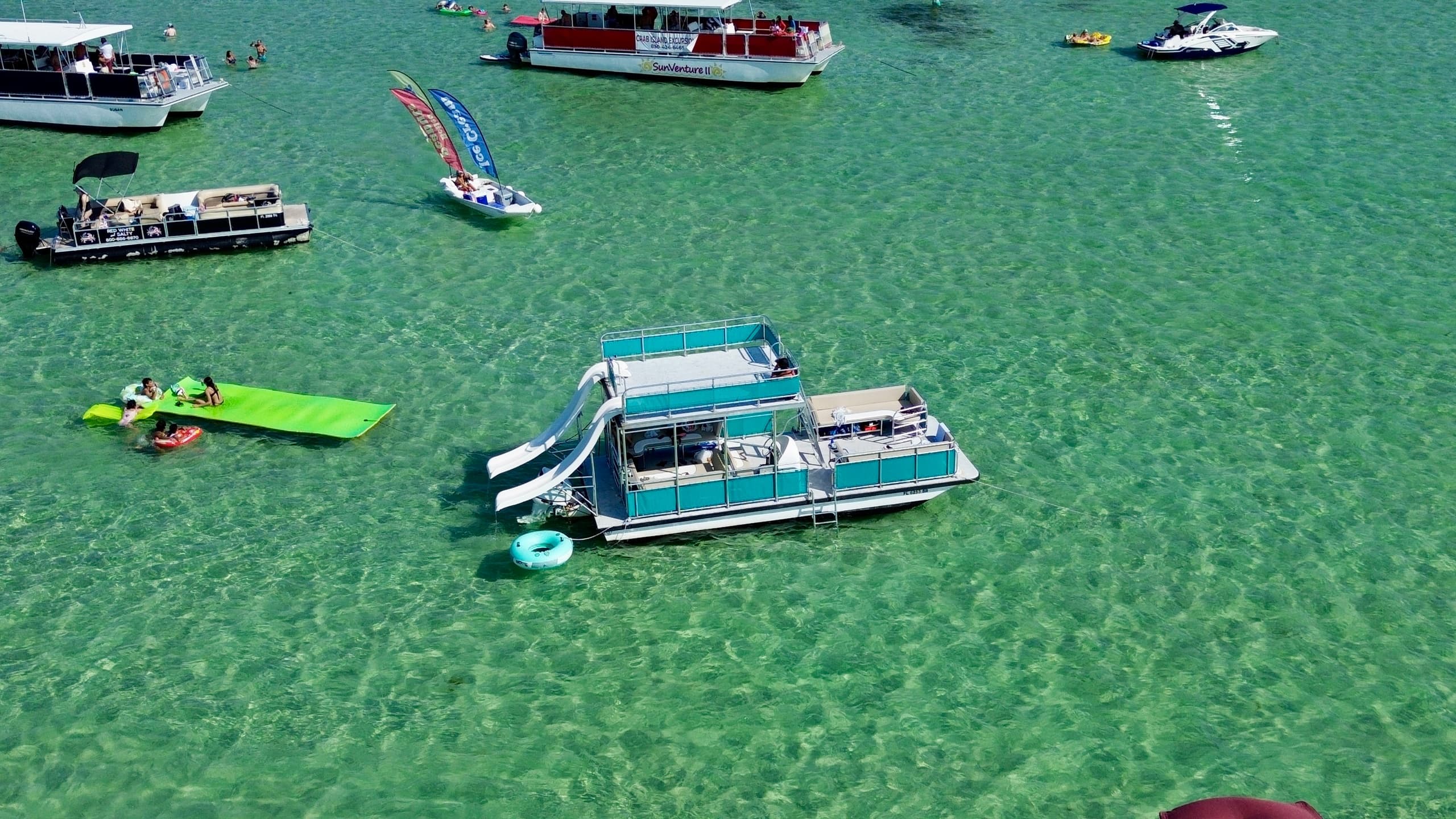 Private Crab Island Pontoon Charter in Fort Walton Beach