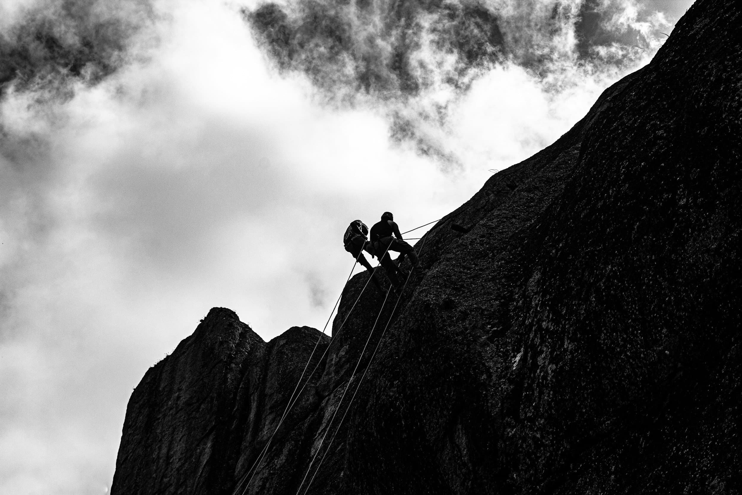 Twechar Abseiling Taster: Learn to Rappel a 10-Metre Crag Near Glasgow