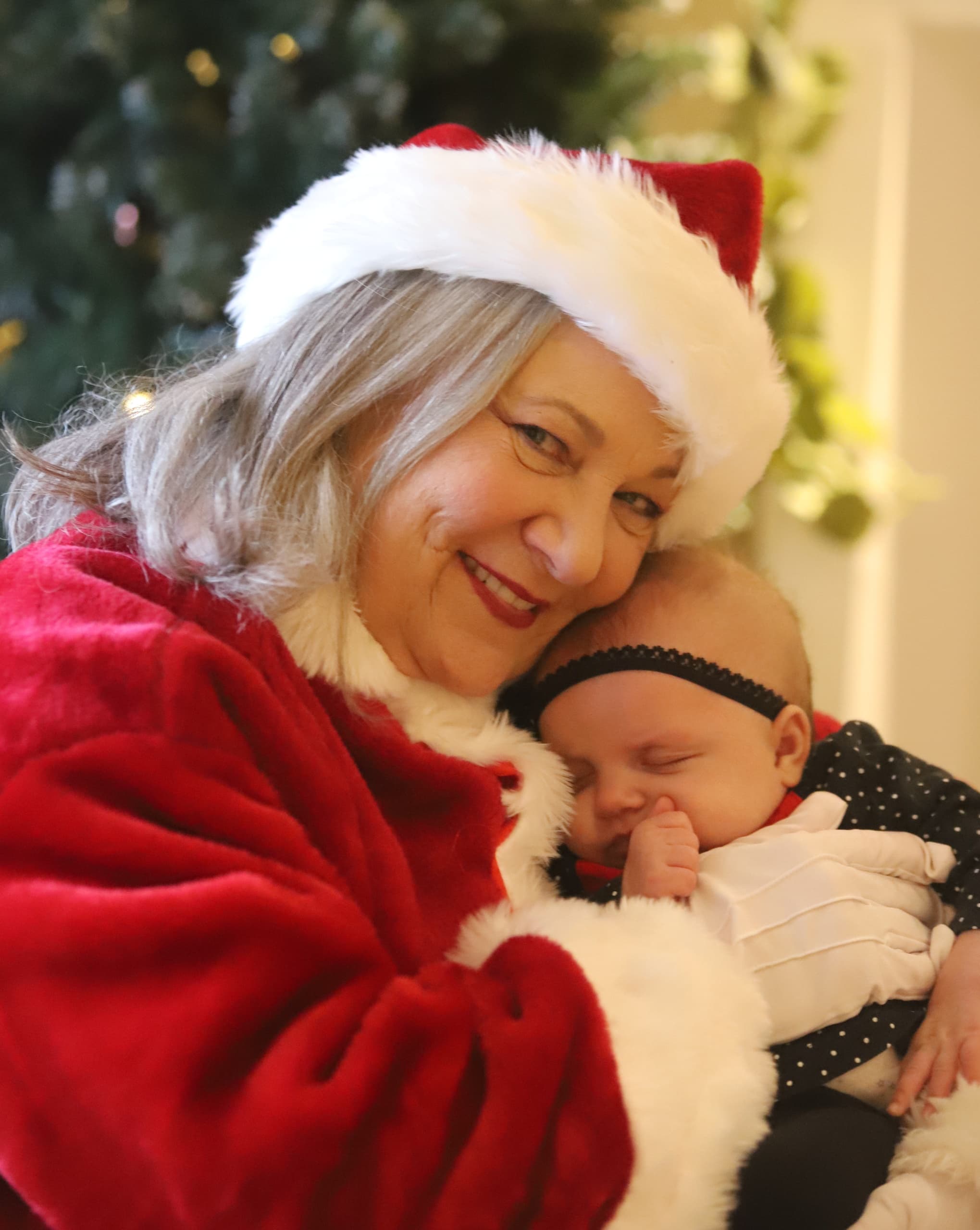 Mrs Claus Holiday Appearance in Toronto: Intimate Meet-and-Greets & Photo Sessions photo 1