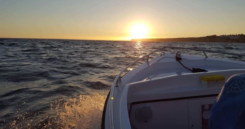 Private Boat Tour with Algarve Cave Captain in Portimão