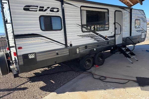 Lake Havasu RV Rental: 2022 EVO 27 Single Slide Waterfront Basecamp