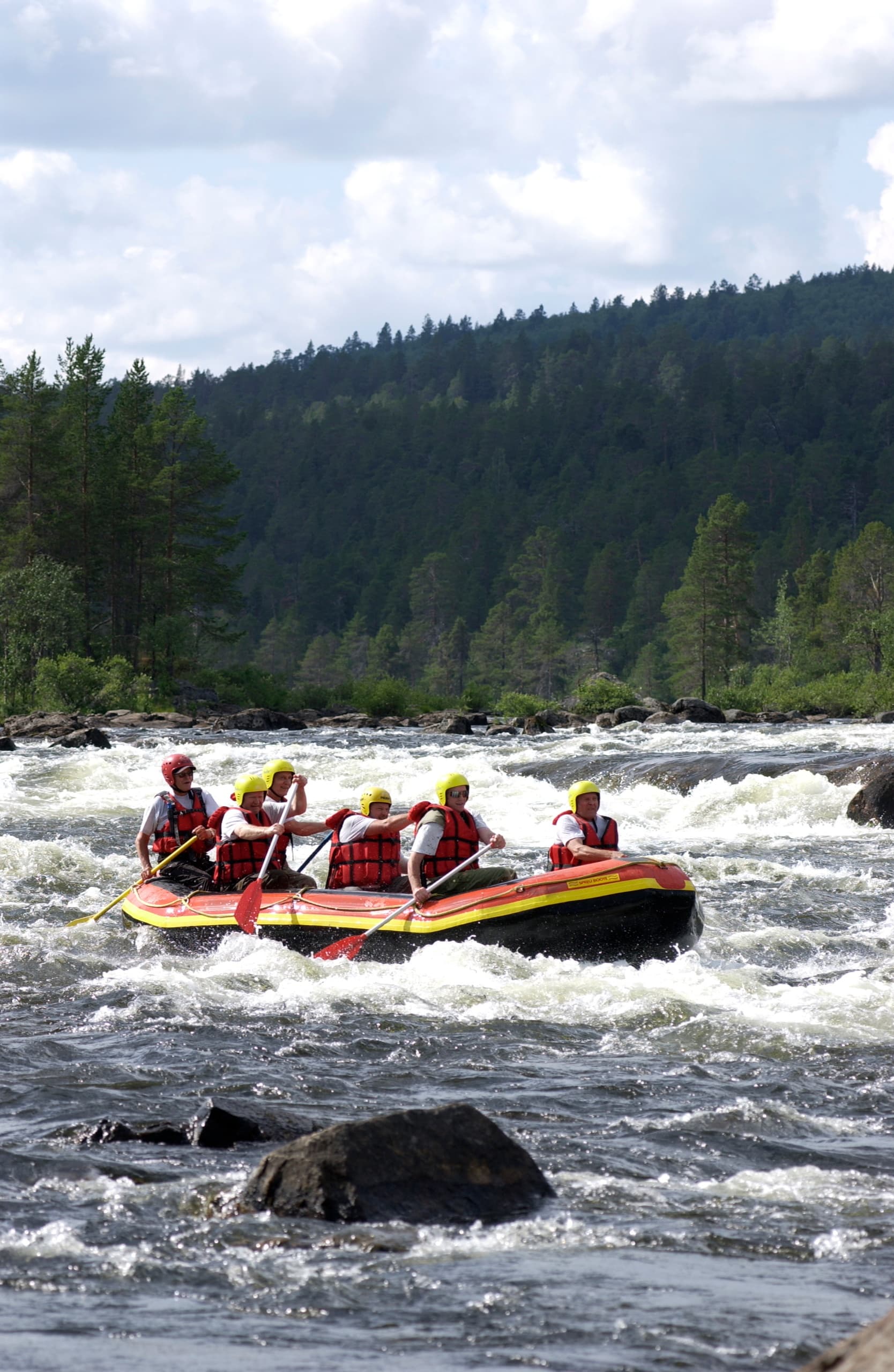 Water Activities with Juutua River Rafting in Inari