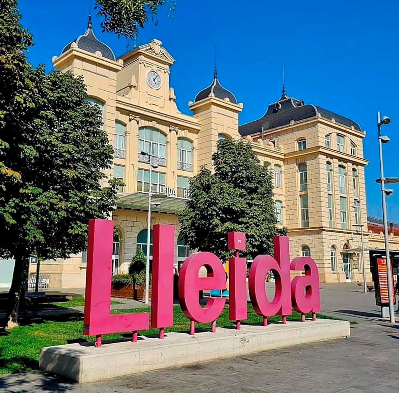 Guided Lleida City Tour: From Seu Vella to Carrer Major in 2 Hours photo 1