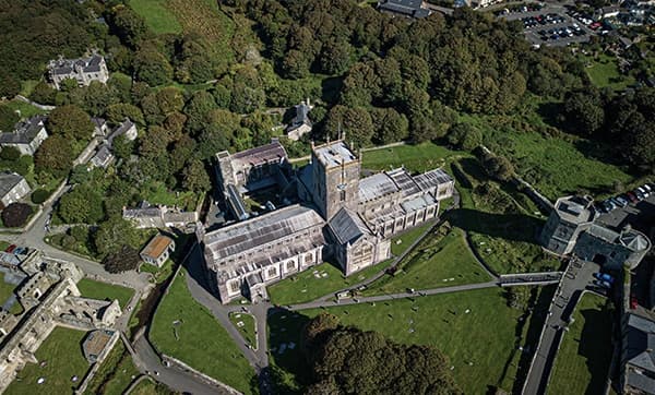 St Davids Discovery Tour: Sail Solva, Whitesands & Porthgain in 3 Hours
