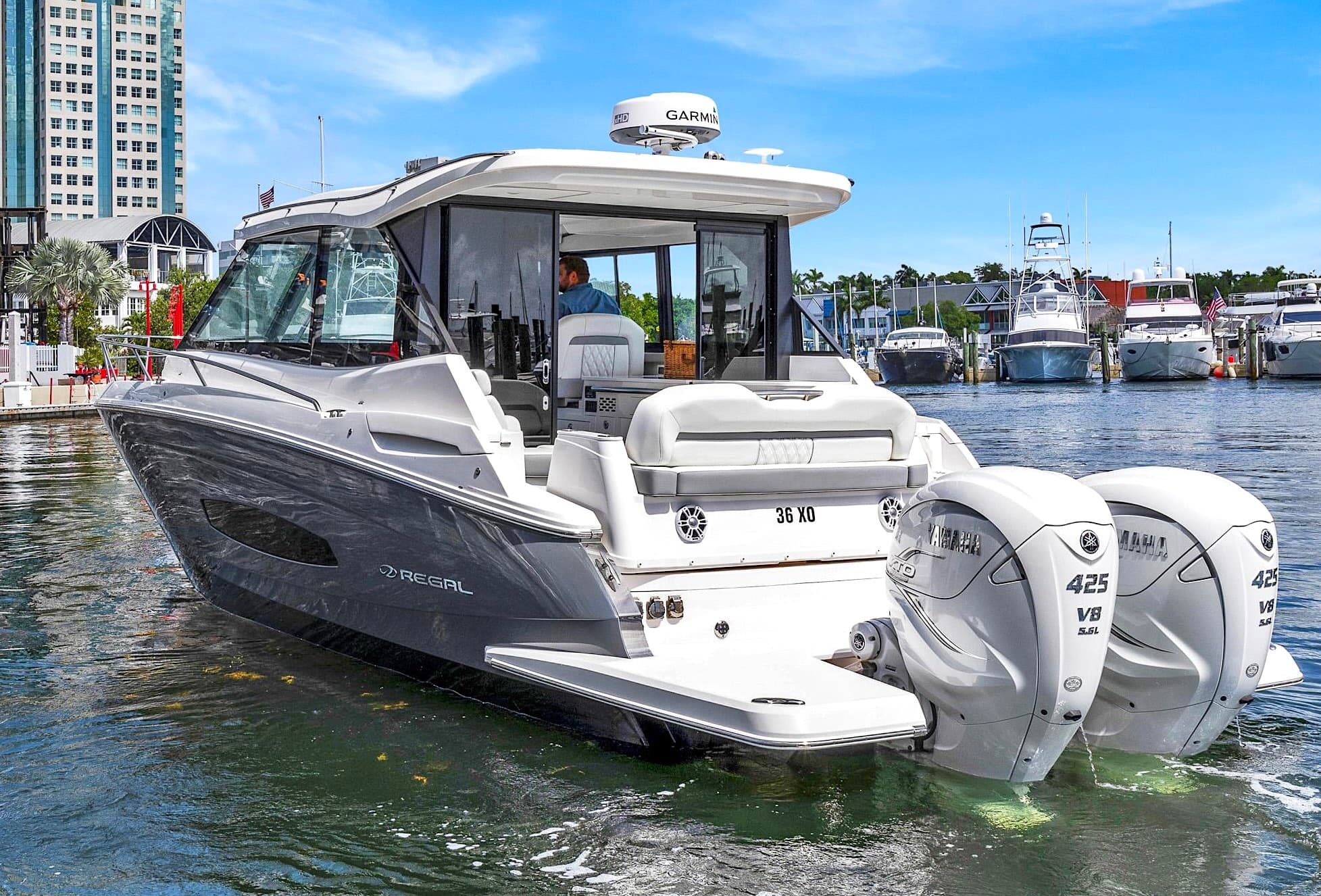 Luxury Yacht Charters with Miami Boat Experts in Miami Beach