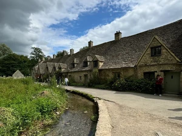 Cotswolds Tour with Traditional London Tours in Essex