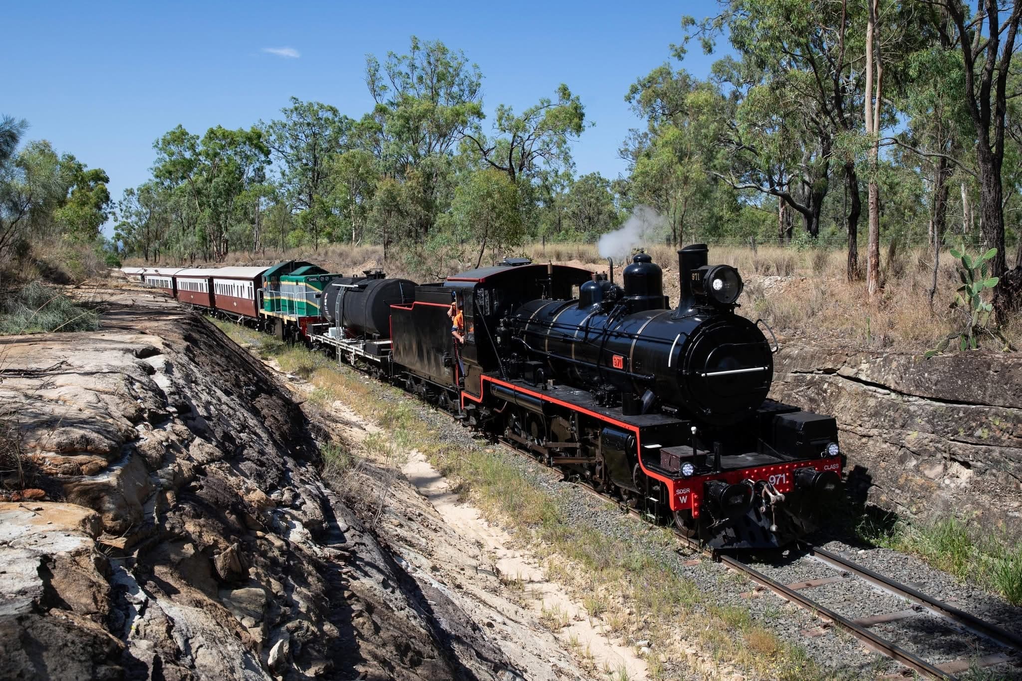Heritage Train to Granite Belt Wineries: Warwick to Stanthorpe Day Tour