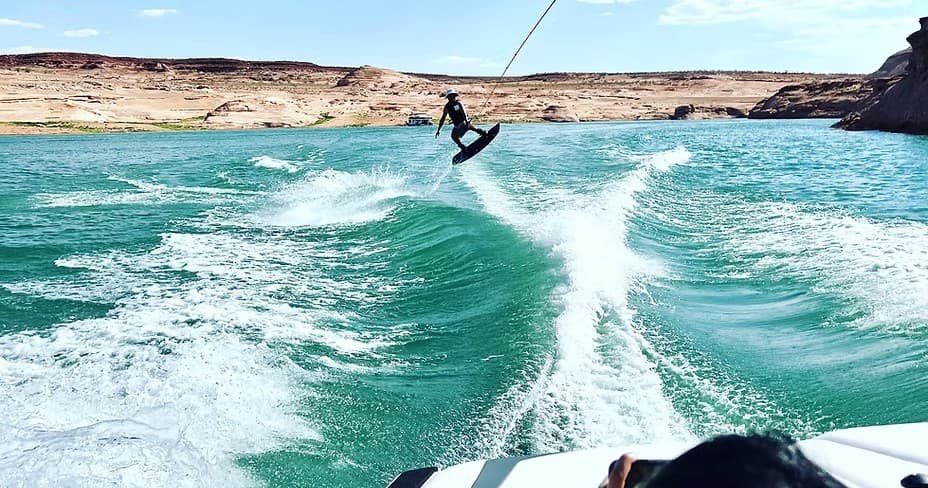 Explore Antelope Canyon and Lake Powell: Private 6-Hour Water Sports and Photography Boat Tour