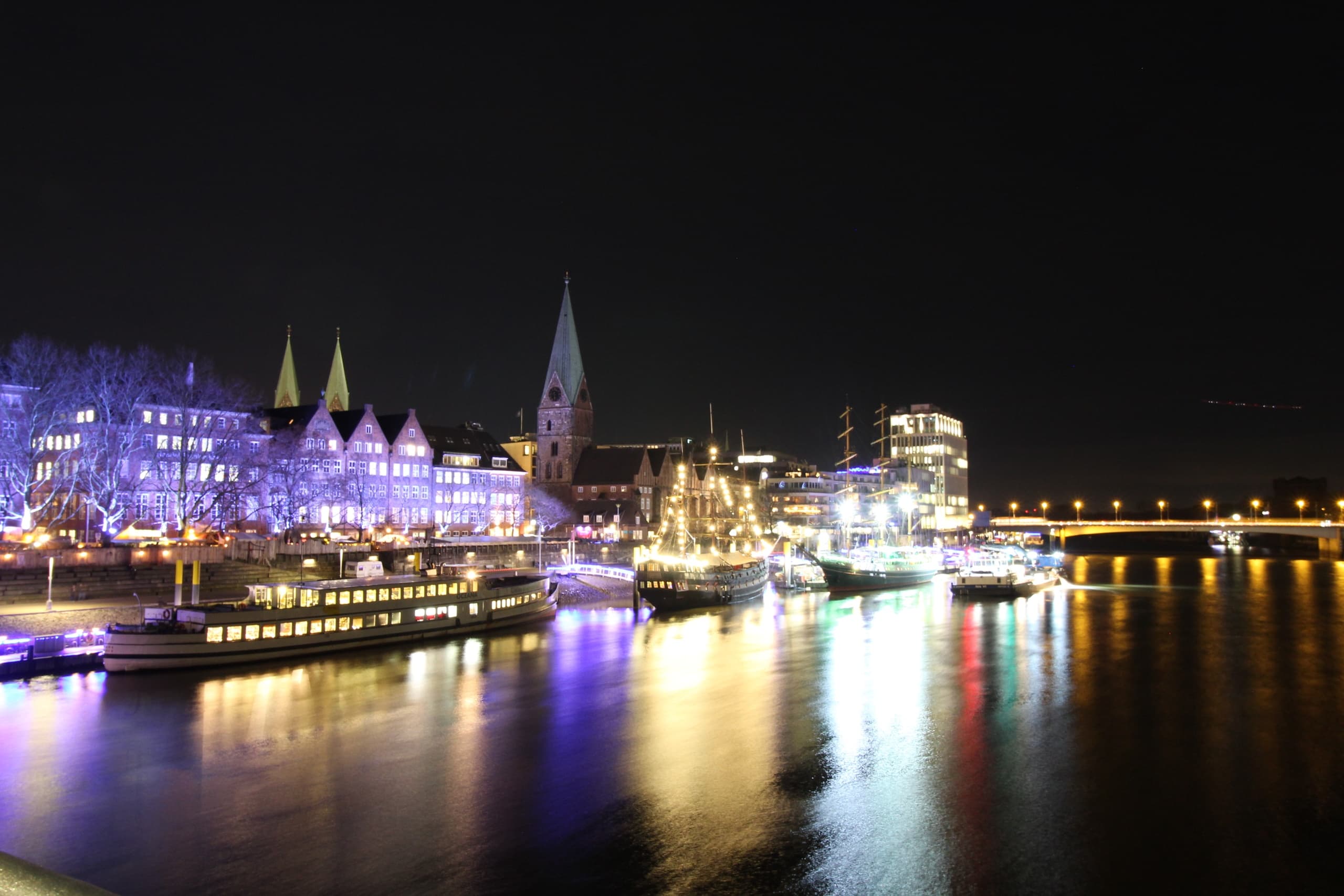 Water Activities: Panorama-Lichterfahrt in Bremen