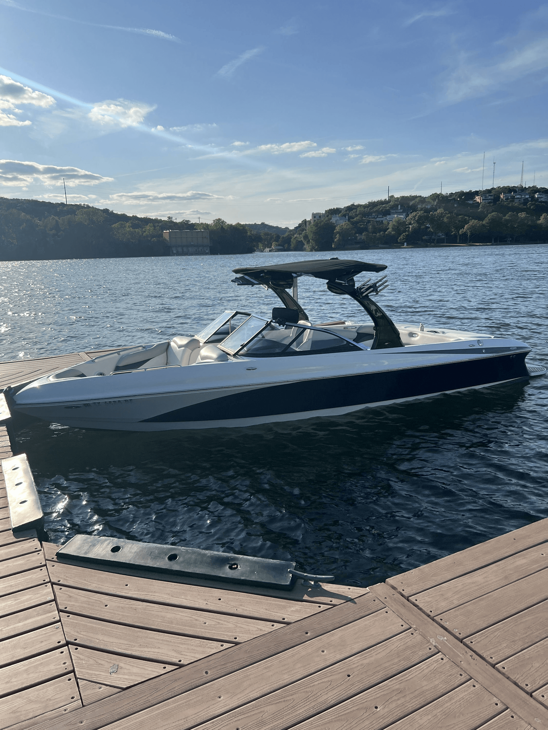 Wakeboarding & Wakesurfing with Ressaca Boat Rentals in Austin