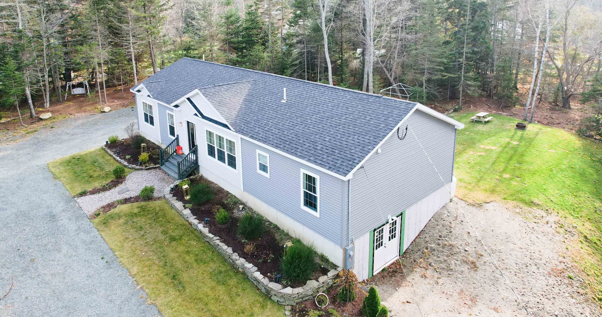 Explore Coastal Maine from the Cozy Golden Lantern House in Tremont