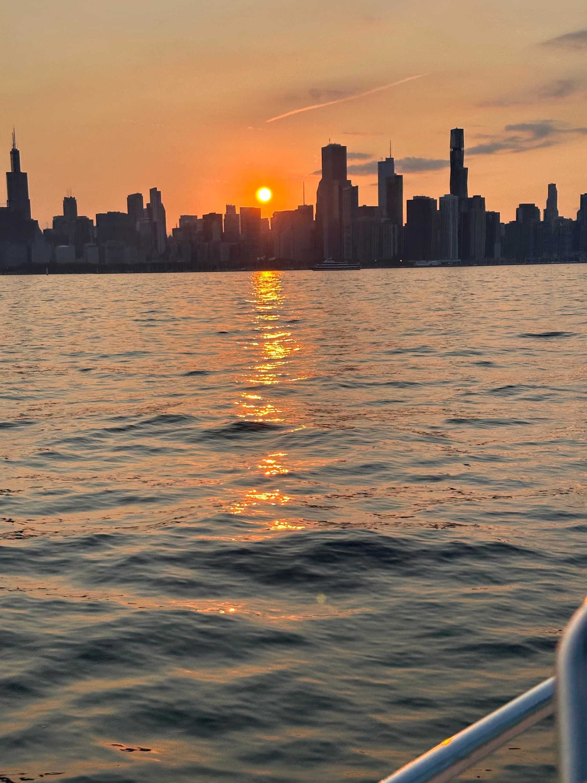Lake Michigan Charters with Captain Doug Scroggins: 3-4 Hour Chicago Skyline Cruises photo 4